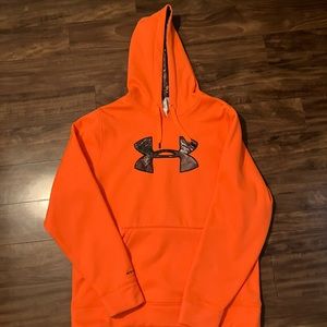 UnderArmour sweatshirt